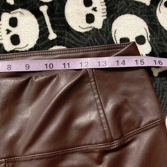 7 FOR ALL MANKIND Dark mahogany brown pleather pants NWT ~ MEDIUM LARGE skinnies - Picture 5 of 9